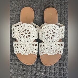 EUC Pink Lily White Woven Slip-On Sandal Flat - Size 5.5 Women